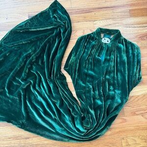 Vintage 1930’s emerald green velvet gown. Maxi dress. Cut out back. AS IS.